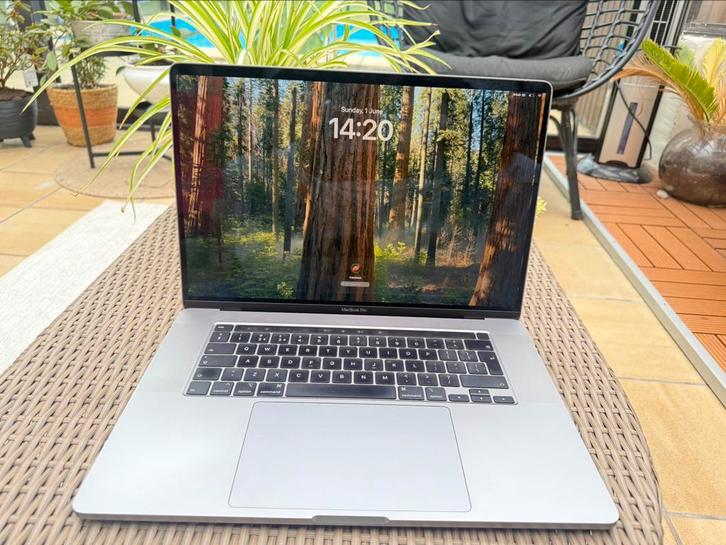 Macbook pro core i7 16inch ddr4 16gb 2019, Computers en Software, Apple Macbooks, Zo goed als nieuw, MacBook, 16 inch, 3 tot 4 Ghz