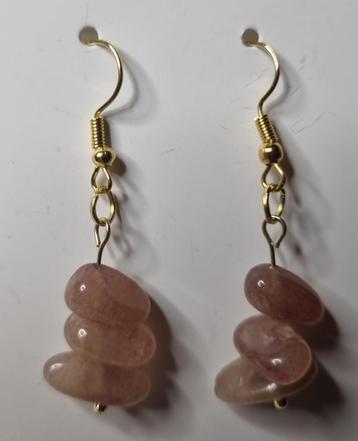 Stenen oorbellen beschikbaar voor biedingen