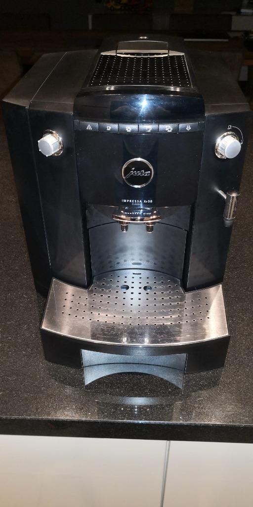 JURA IMPRESSA Xf50 koffiemachine, Elektronische apparatuur, Koffiezetapparaten, Gebruikt, Gemalen koffie, Koffiebonen, Koffiemachine