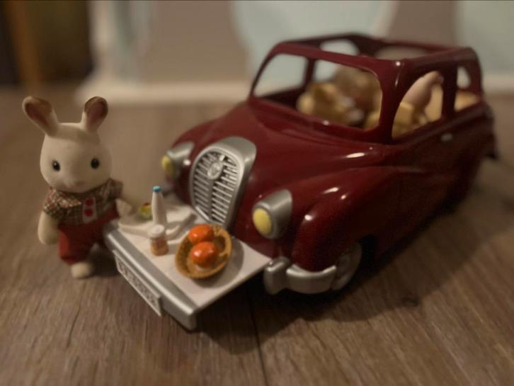 Sylvanian Families - Auto (5273 Red Car), Hobby en Vrije tijd, Modelauto's | 1:18, Zo goed als nieuw, Auto, Ophalen