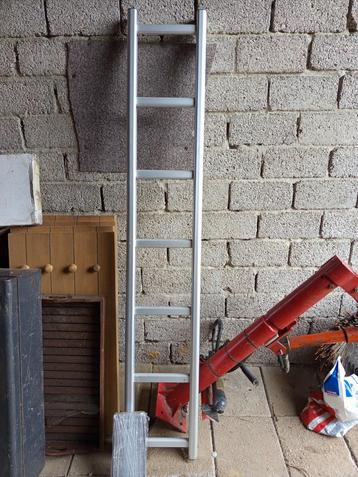 Deurladder Alurack met bevestigingen beschikbaar voor biedingen