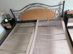 Dubbel metalen bed met lattenbodem en matras, Huis en Inrichting, Slaapkamer | Bedden, Ophalen, Gebruikt