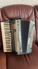 Accordeon Accordiola carmen 120 bass, Ophalen, Knopaccordeon, 120-bas, Met riemen