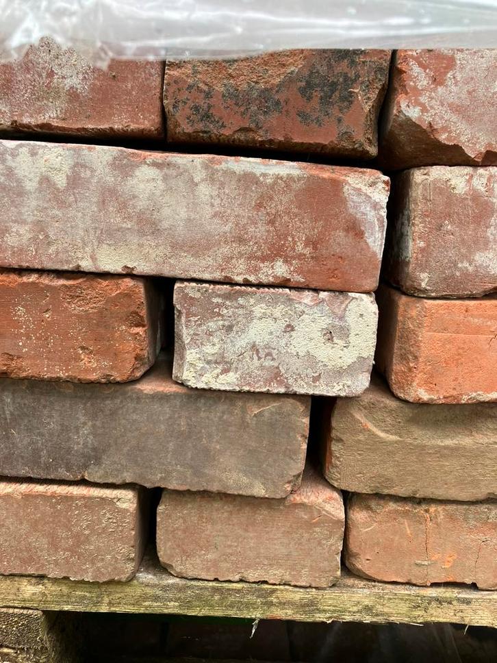 700 Rustieke bakstenen beschikbaar., Doe-het-zelf en Bouw, Metselstenen, Bakstenen, Ophalen