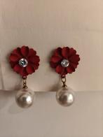 Jolies boucles d'oreilles avec strass, métal et perle. Neuve, Ophalen of Verzenden, Nieuw, Hangers, Met strass