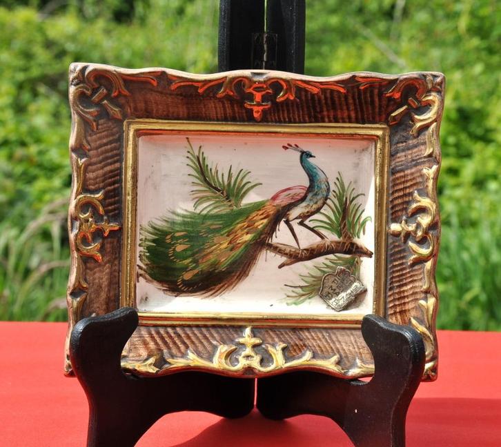 cadre en faience bequet decor paon, Antiquités & Art, Antiquités | Céramique & Poterie, Enlèvement ou Envoi