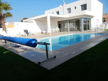 vakantiehuizen spanje - moderne villa met privezwembad 8x4m