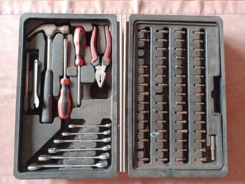 2 verschillende multi-tools en bit sets in zeer goede staat beschikbaar voor biedingen