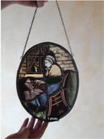 Médaillon en verre, Ophalen
