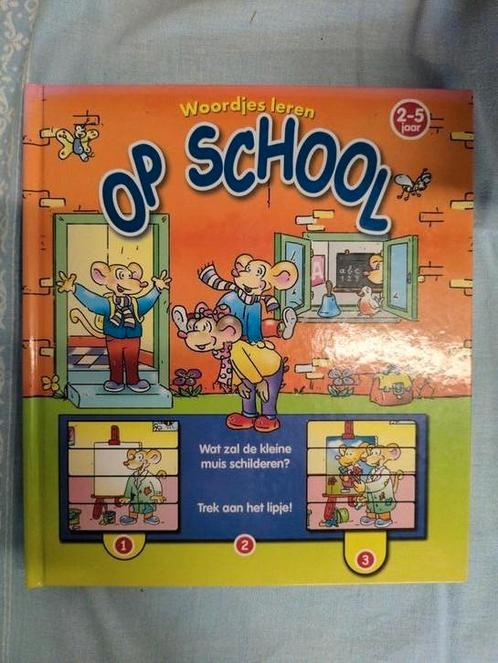 Woordjes leren OP SCHOOL, Boeken, Kinderboeken | Baby's en Peuters, Zo goed als nieuw, Ophalen