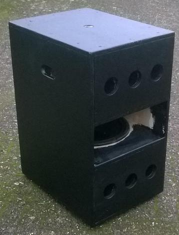 Luidsprekers Subs 2x15 inch 800 Watt bandpass, 2 stuks beschikbaar voor biedingen