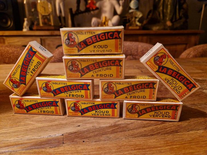 Oude Pakjes koudverf La Belgica, Verzamelen, Merken en Reclamevoorwerpen, Verpakking, Ophalen of Verzenden