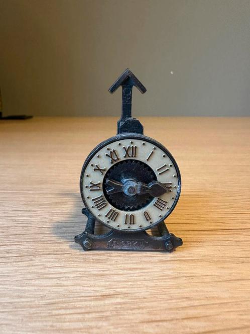 Aiguiseur d'horloge miniature, Antiquités & Art, Antiquités | Horloges, Enlèvement ou Envoi