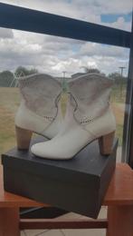 Elisa witte volledig leren laars P: 38, Kleding | Dames, Schoenen, Ophalen of Verzenden, Zo goed als nieuw, Beige