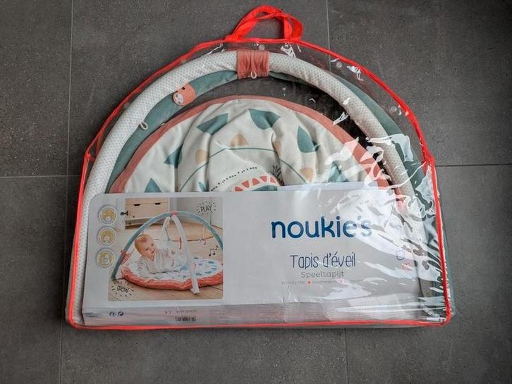 Noukie's zacht speeltapijt Lama met 7 afneembare speeltjes, Enfants & Bébés, Jouets | Jouets de bébé, Comme neuf, Déguisement