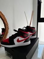 Nike Air Jordan 1 MID, NOUVEAU, Vêtements | Femmes, Chaussures, Neuf, Sneakers et Baskets, Enlèvement, Nike Air Jordan Mid