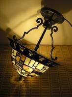 Mooie plafonniere met Tiffany kap in diverse groentinten, Huis en Inrichting, Lampen | Plafondlampen, Ophalen, Zo goed als nieuw