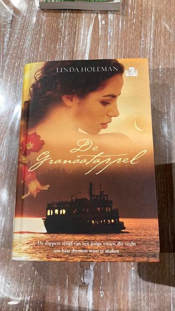 L. Holeman - Granaatappel beschikbaar voor biedingen