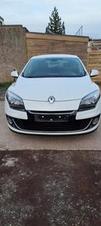 Renault megane benzine met gps camera voor, Auto's, Renault, 4 cilinders, Leder, 5 deurs, Particulier