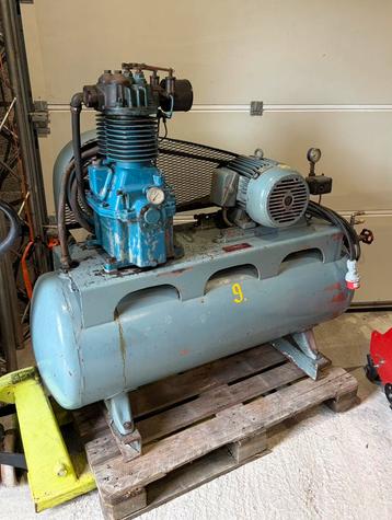 Industriele compressor beschikbaar voor biedingen
