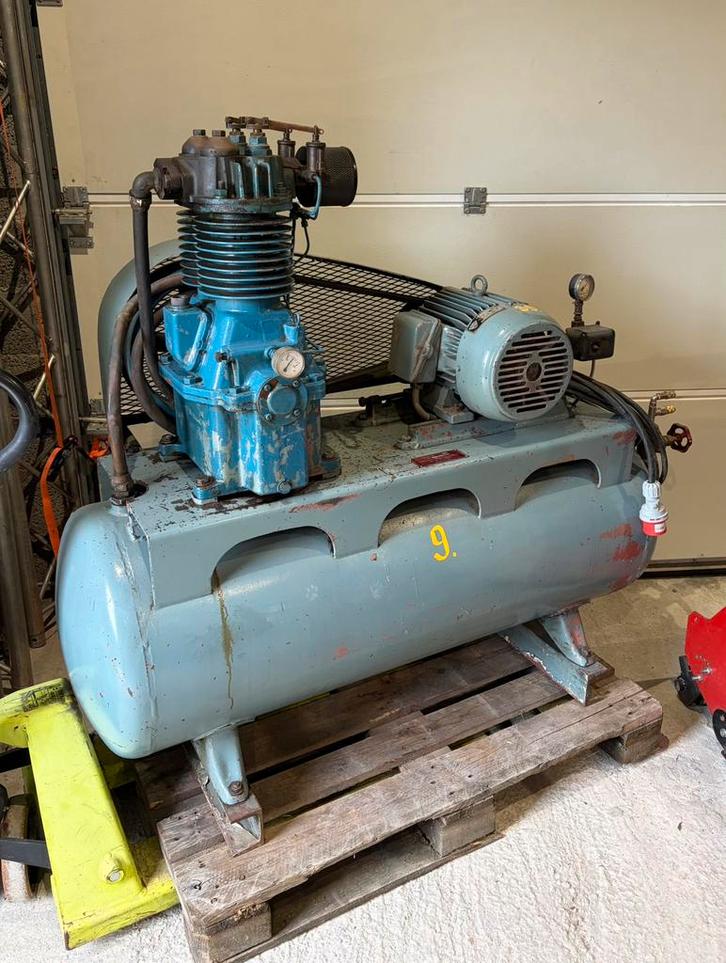 Industriele compressor, Doe-het-zelf en Bouw, Compressors, Gebruikt, 10 bar of meer, 100 liter of meer, 400 tot 800 liter/min