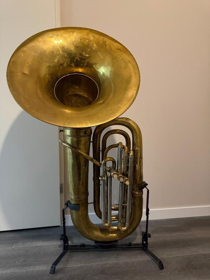 Tuba basse York Master, Musique & Instruments, Instruments à vent | Tubas, Utilisé, Tuba en si bémol, Enlèvement