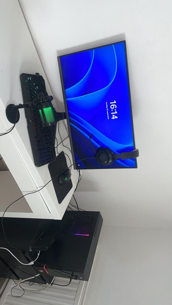 Complete Gaming/Streaming Setup te koop, Computers en Software, Desktop Pc's, Zo goed als nieuw, 4 Ghz of meer, HDD, 16 GB, Met videokaart