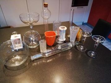 Allerlei vaasjes  beschikbaar voor biedingen