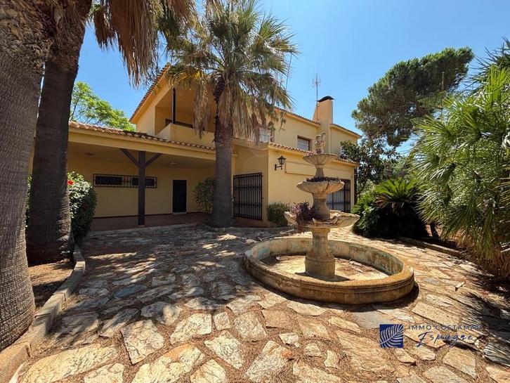 villa sur le bord de mer à vendre en espagne, Immo, Buitenland, Spanje, Woonhuis, Dorp