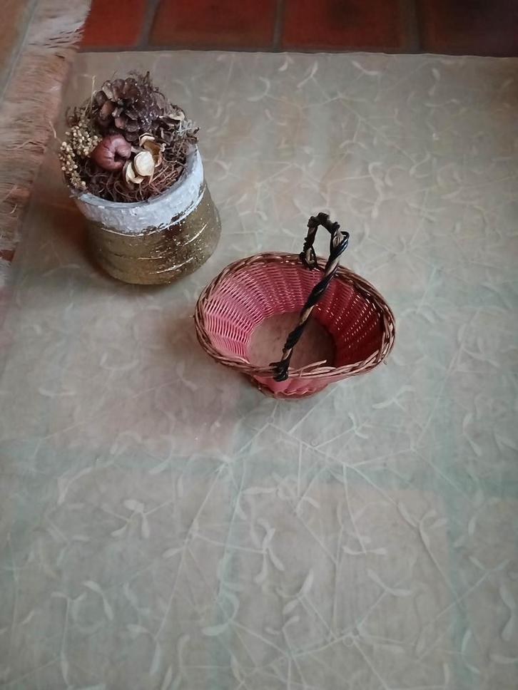 Vintage rood rieten mandje jaren 70, Maison & Meubles, Accessoires pour la Maison | Plataux & Paniers, Enlèvement ou Envoi