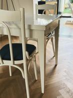 Charmante houten tafels (2) en stoelen (4), Ophalen, Gebruikt, Retro, 4 tot 6 stoelen