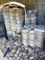 GRATIS betonnen tegels - grasdallen - kasseien, Tuin en Terras, Ophalen, Gebruikt