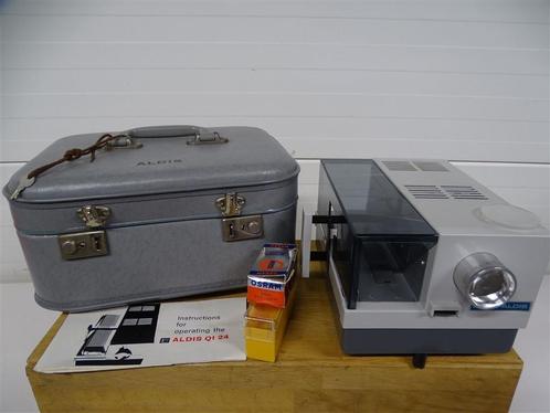 A5892 Diaprojector rank aldis true light quartz iodine 24, Audio, Tv en Foto, Diaprojectoren, Gebruikt, Ophalen of Verzenden