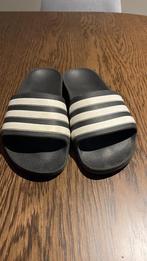 Badslippers Adidas maat 37, Garçon ou Fille, Enlèvement ou Envoi, Comme neuf, Chaussures