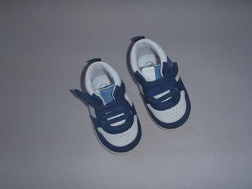 Obaïbi blauw-witte babyschoentjes maat 6-12 maanden beschikbaar voor biedingen