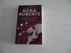 MES DIAMANTS DU PASSÉ        NORA ROBERTS, Ophalen of Verzenden, Zo goed als nieuw, Nora Roberts