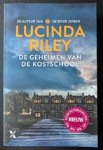 Lucinda Riley - De geheimen van de kostschool (goede staat), Boeken, Ophalen of Verzenden, Lucinda Riley