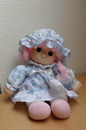 pop met beweging en geluid bewegende pop met muziek beschikbaar voor biedingen