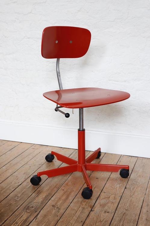 Retro design stoel Jorgen Rasmussen voor KEVI-rood, Huis en Inrichting, Bureaustoelen, Zo goed als nieuw, Bureaustoel, Rood, Ophalen