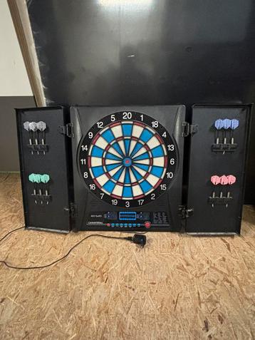 Electronische darts beschikbaar voor biedingen