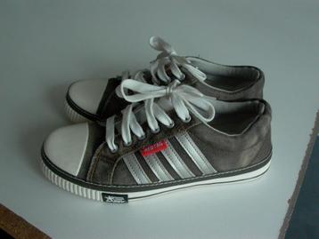 Chaussures sneakers 41 neuves. beschikbaar voor biedingen