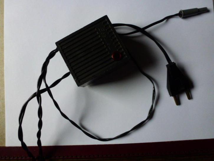 Oplader voor Camera Beaulieu 5008 en 5008-S Multi speed, Audio, Tv en Foto, Opladers, Zo goed als nieuw, Ophalen of Verzenden