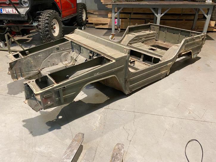 Complete Bombardier iltis body voor onderdelen., Autos : Pièces & Accessoires, Carrosserie & Tôlerie, Pièces Oldtimer ou Ancêtre