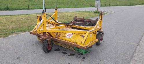 AP veegmachine 2 meter ahlmann aansluiting veegmachin, Zakelijke goederen, Machines en Bouw | Kranen en Graafmachines, Wiellader of Shovel