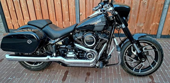 Harley-Davidson Sport Glide. 5000 km., Motoren, Motoren | Harley-Davidson, Particulier, Ophalen
