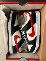 Nike dunk low retro red swoosh EU46, Ophalen, Nieuw