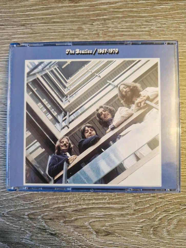 the beatles cd dubbel rood en blauw + K7 blauw, Cd's en Dvd's, Cd's | Verzamelalbums, Gebruikt, Pop, Ophalen of Verzenden