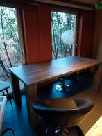 Tafel! Gratis! Wie eerst komt eerst heeft!