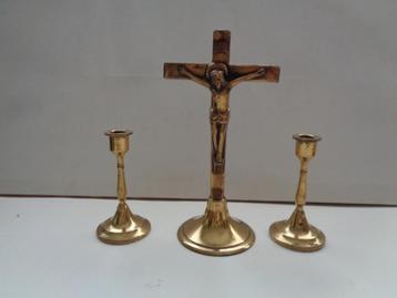 klein koper kruis met 2 kandelaars beschikbaar voor biedingen