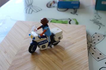 PLAYMOBIL VINTAGE EN TRES BON ETAT disponible aux enchères